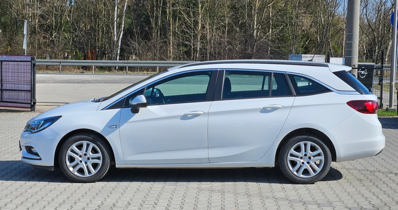 Opel Astra cena 46500 przebieg: 208500, rok produkcji 2017 z Brzeziny małe 211